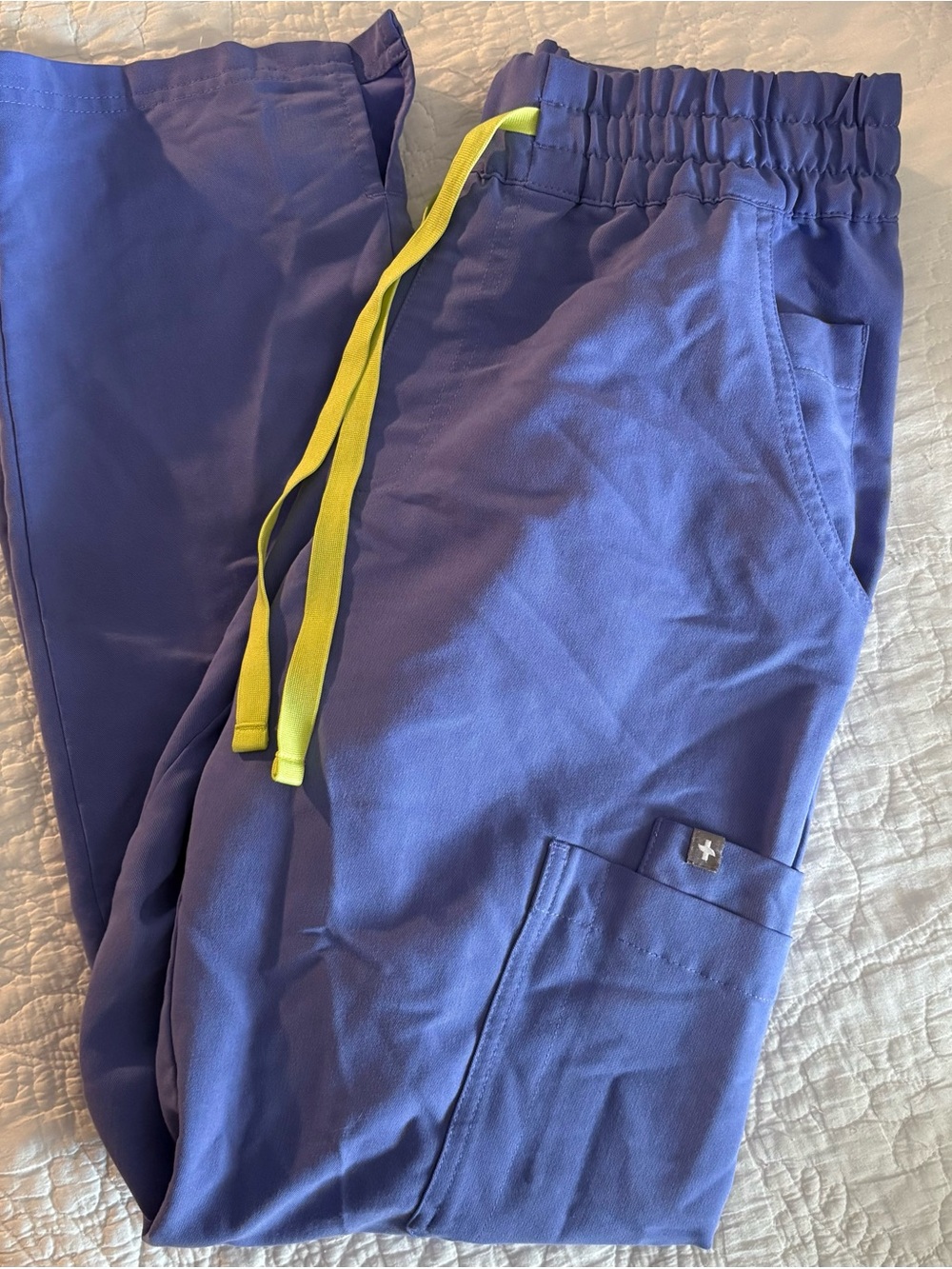 Womens Figs scrub pants- worn a few times but in very good condition